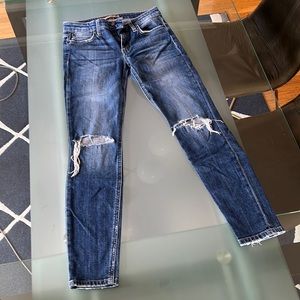 Joe’s icon ankle, mid rise skinny ankle, size 26, distressed
